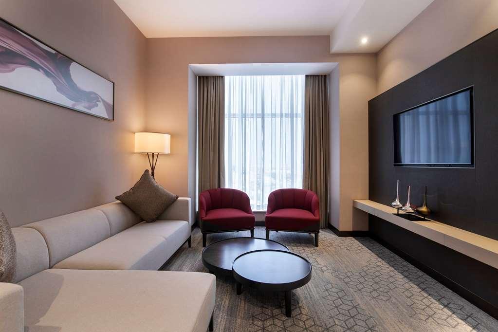 Ramada By Wyndham Riyadh King Fahd Road الغرفة الصورة